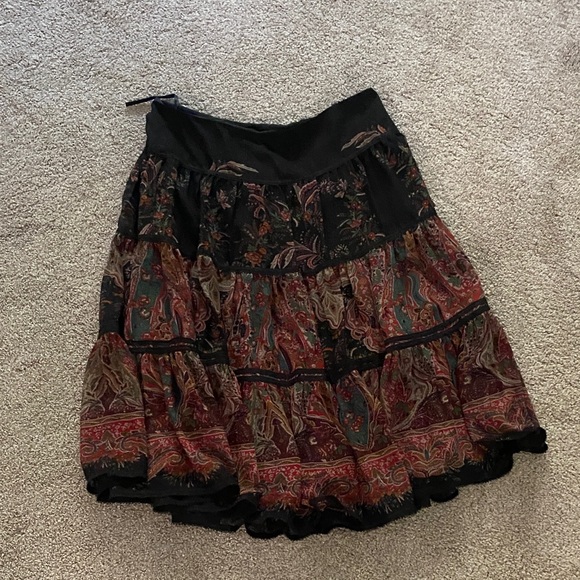 Lauren Ralph Lauren Black and Red A-Line Skirt - Picture 1 of 2
